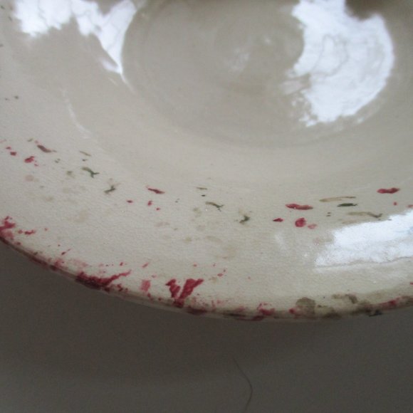 *Handcrafted Cardinal and Pinecones Decorated Cream Colored Plate - Picture 3 of 7